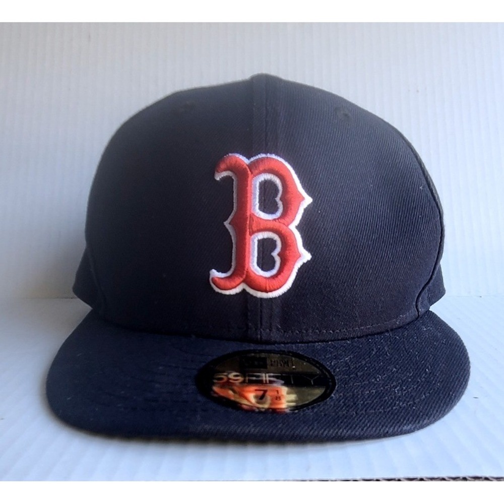 New Era Boston Red Sox 59FIFTY Official On-Field Fitted Hat Size 7 1/8 Black